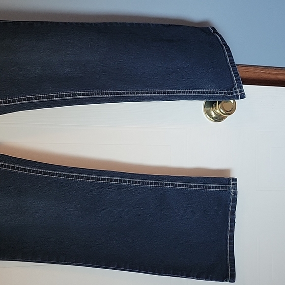 ND Weekend Women's Bootcut Jeans with beautiful embroidery Cross pockets Size 12 - Picture 3 of 9